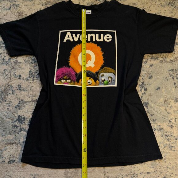 Avenue Q T-Shirt Puppet Musical Comedy Show Y2K 2000s Black Street Men's Medium - Picture 6 of 6